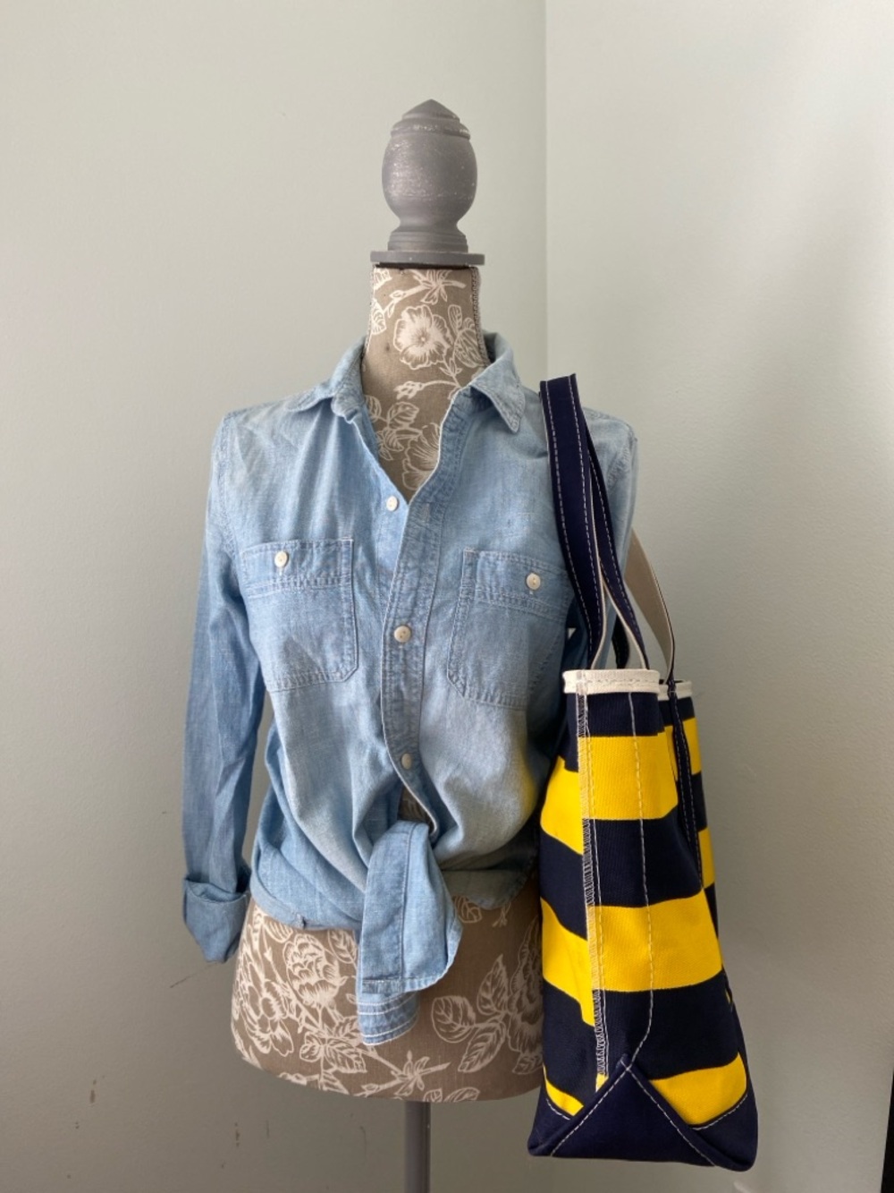 L.L. Bean 90s Yellow and Navy Striped Canvas Boat and Tote Bg - Picture 3 of 17